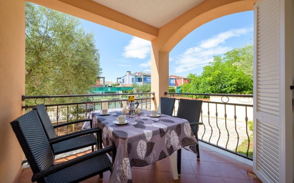 Villa Franka 113 Bašanija 外观 照片